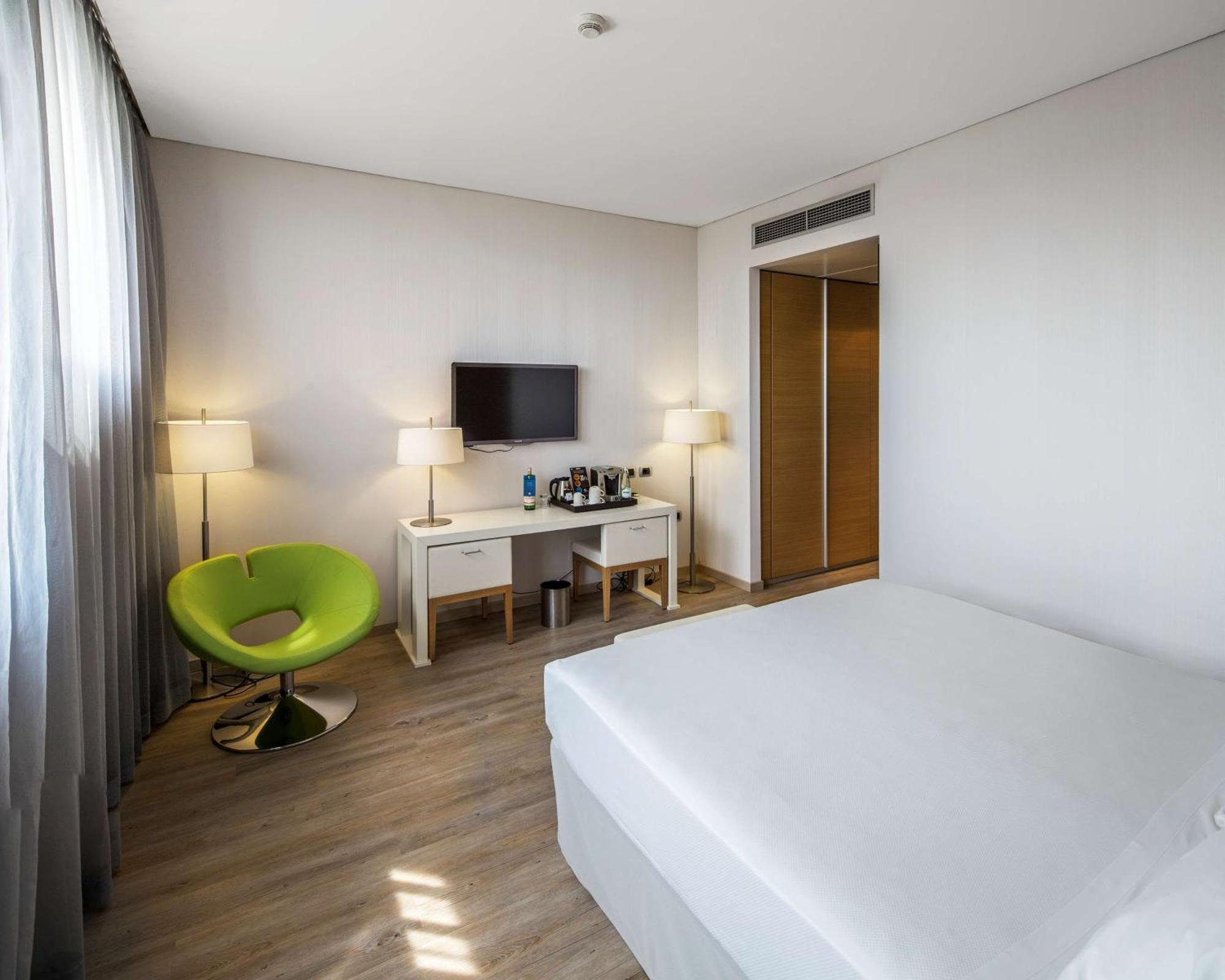 Nh Milano Fiera Hotel 4*