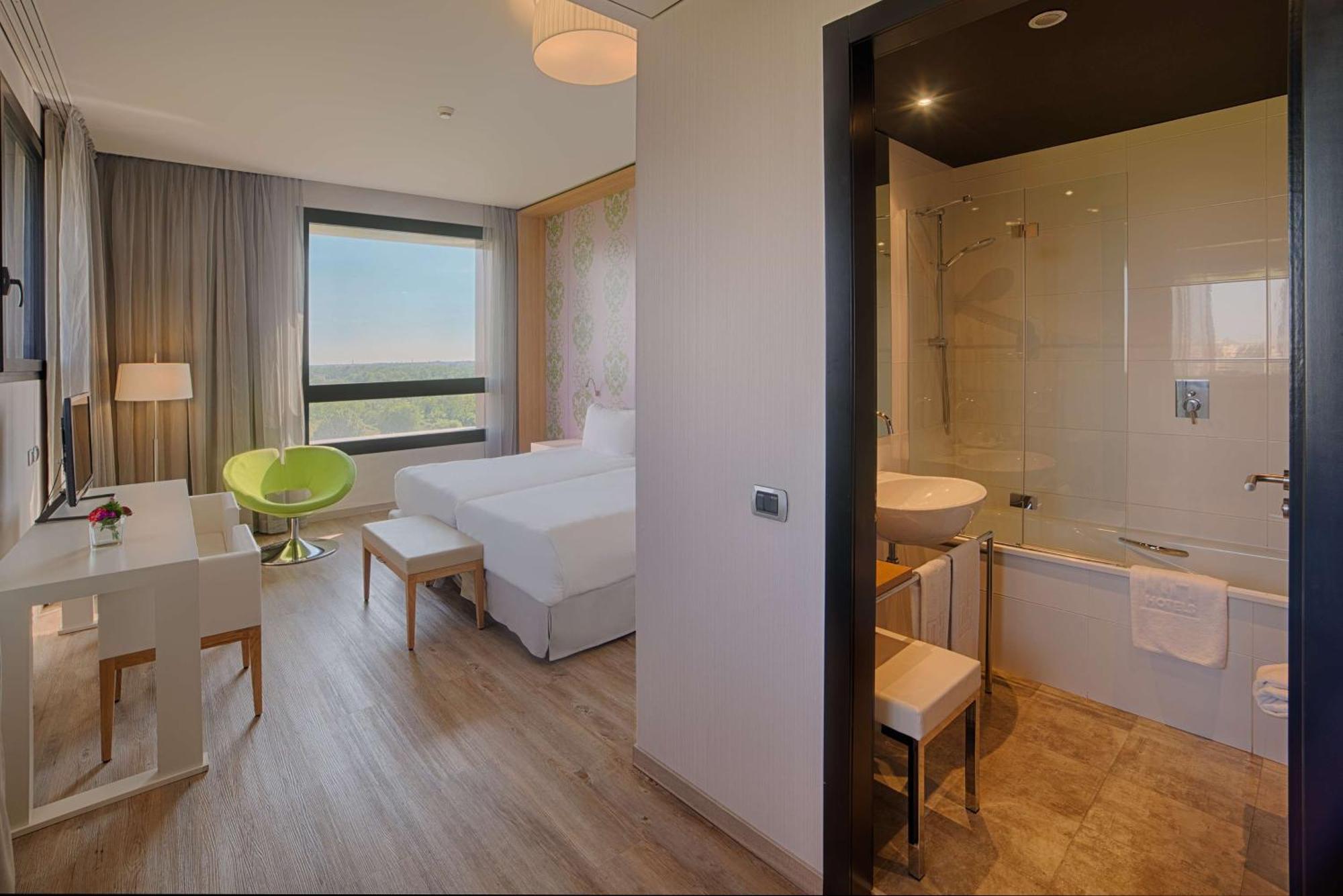 Nh Milano Fiera Hotel 4*