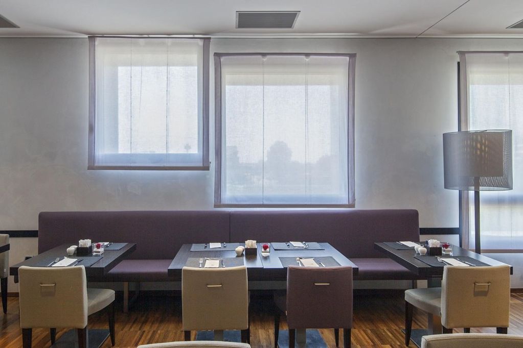 Nh Milano Fiera Hotel 4*